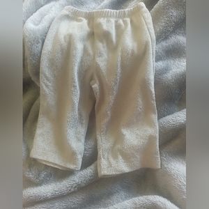 Carter's baby pants size 6-9 months